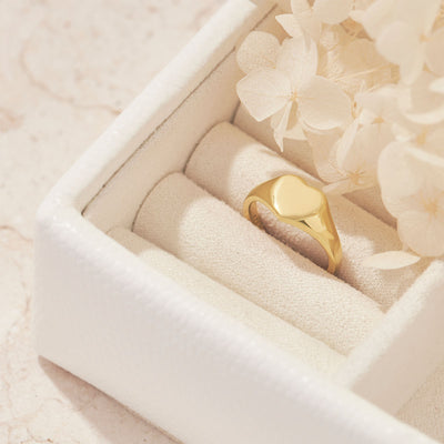 Amore Signet Ring Gold