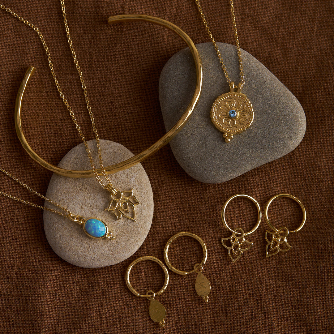 Dainty Lotus Necklace Gold