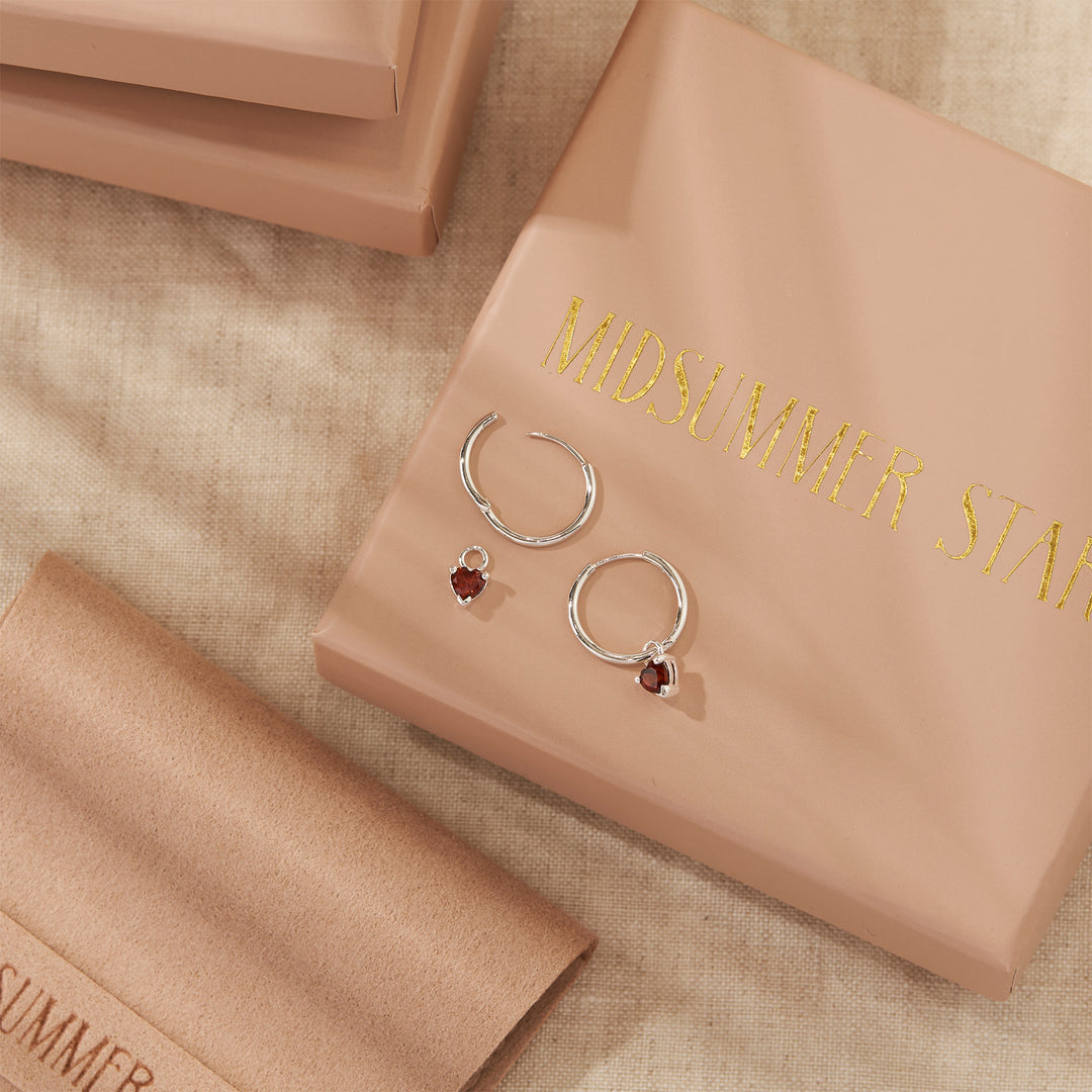 Amore Garnet Huggies