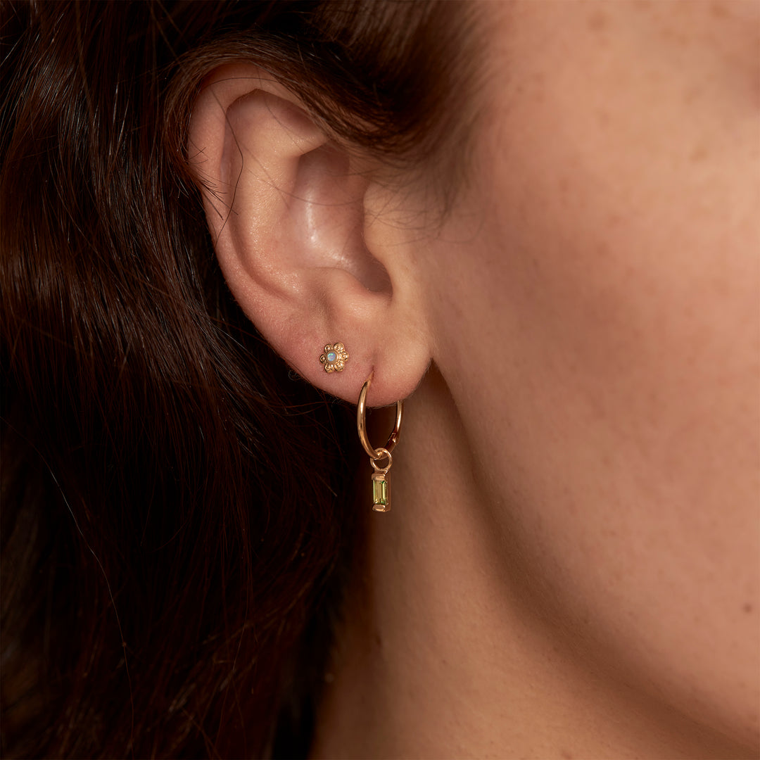 Lumen Droplet Peridot Huggies Gold