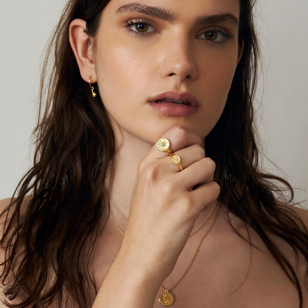 Dainty Textured Signet Ring Gold