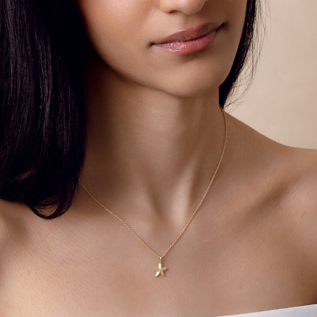 Dainty Starfish Necklace Gold