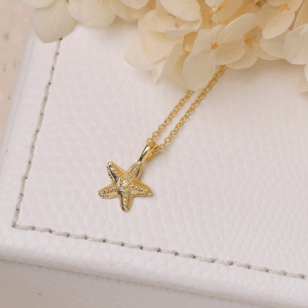 Dainty Starfish Necklace Gold