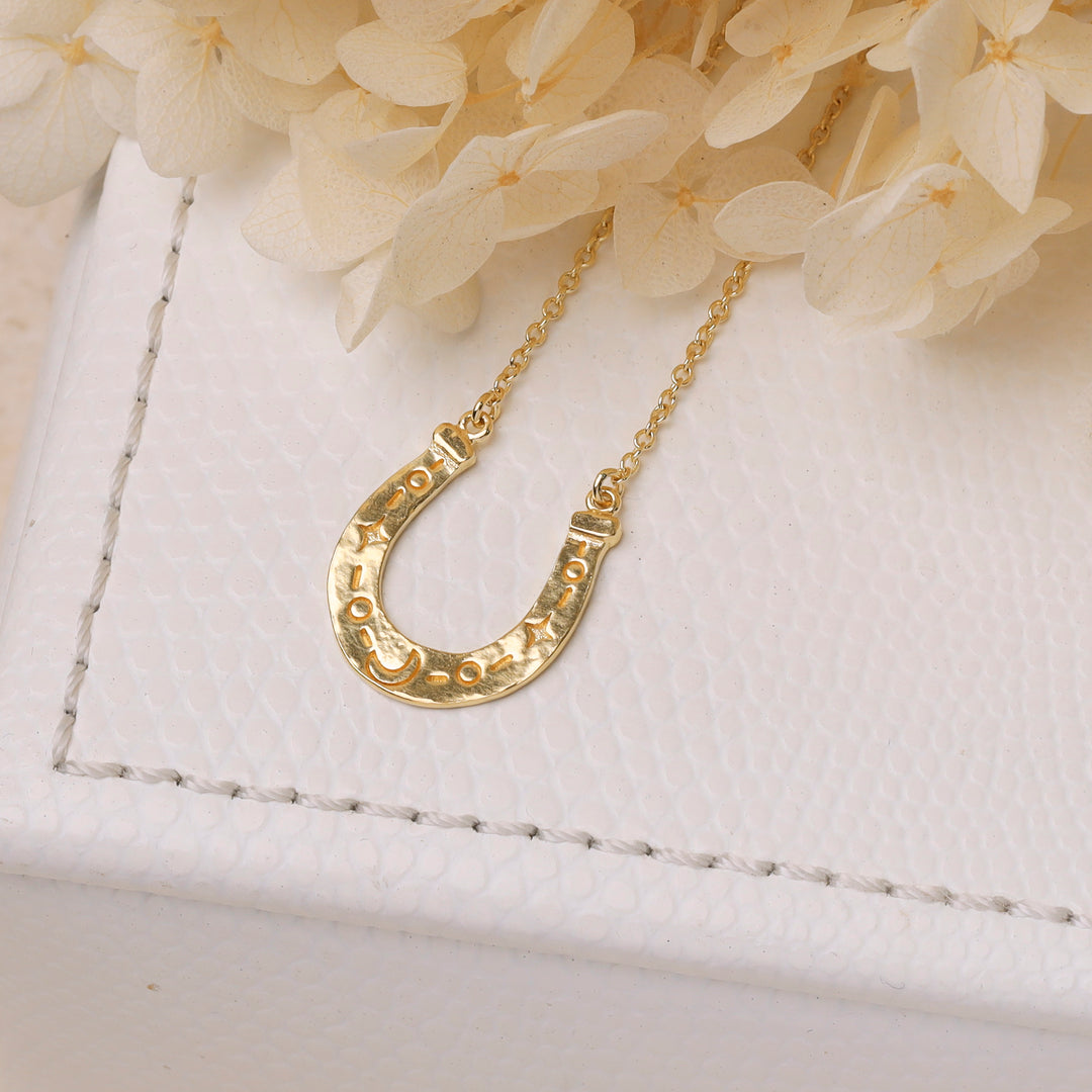 Lucky Horseshoe Necklace Gold