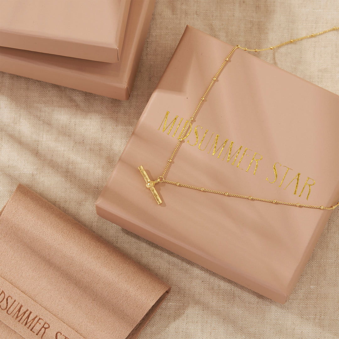 Delicate Bar Necklace Gold