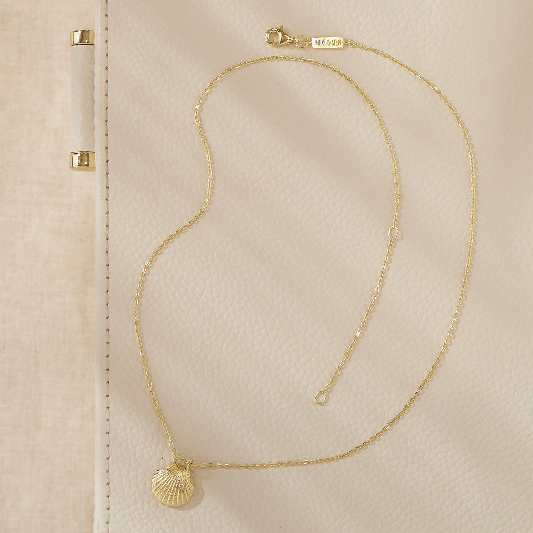 Textured Seashell Locket Gold