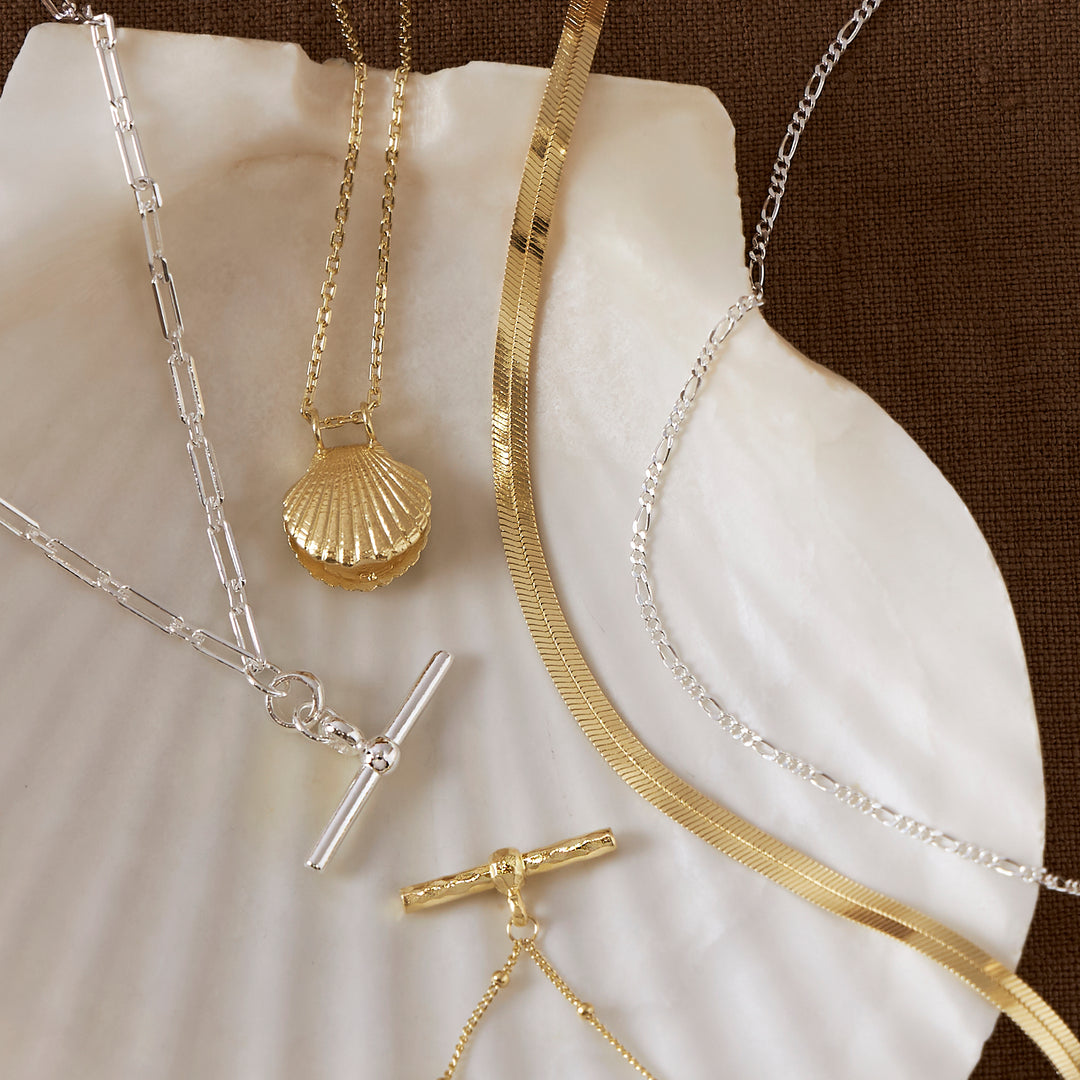 Textured Seashell Locket Gold