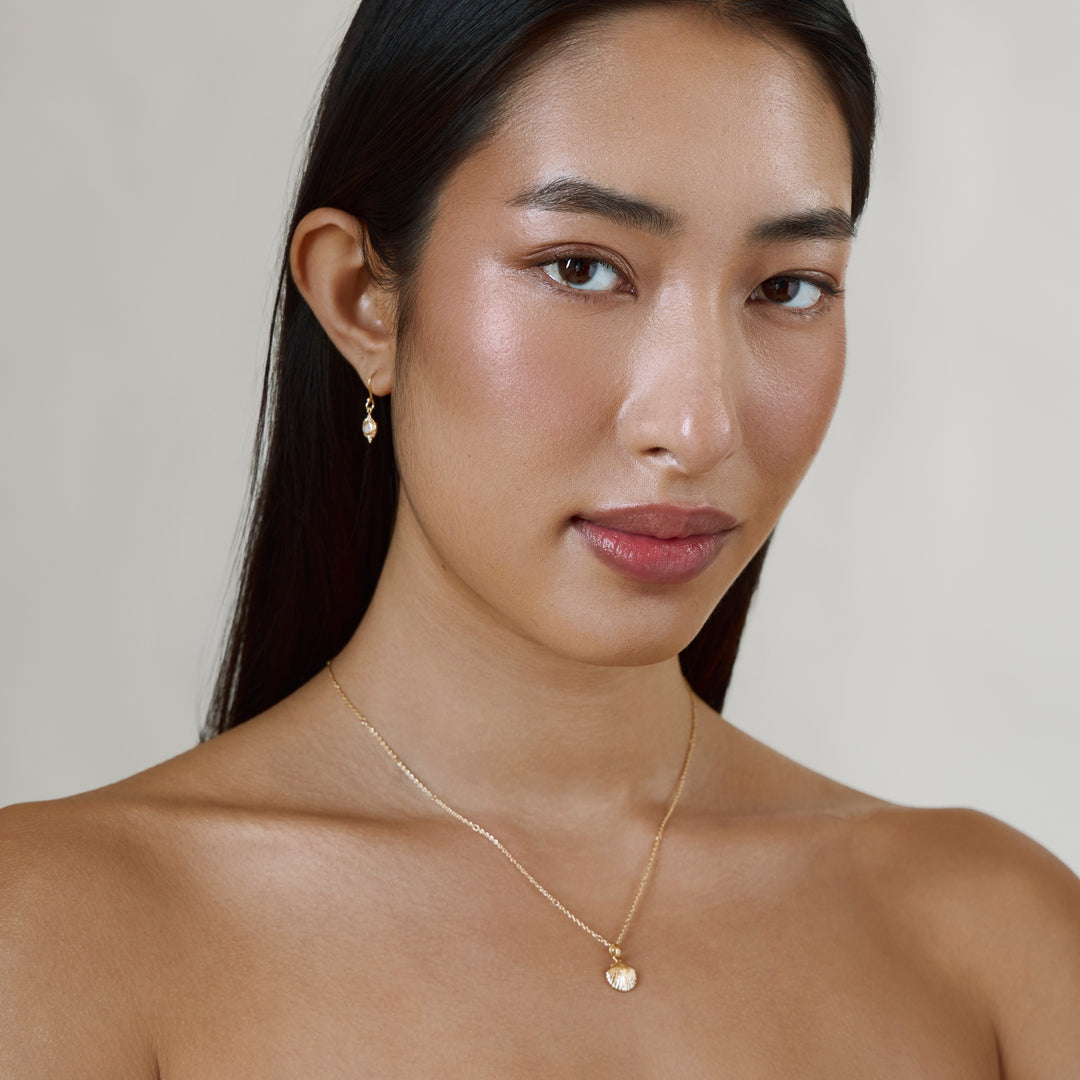 Textured Seashell Necklace Gold