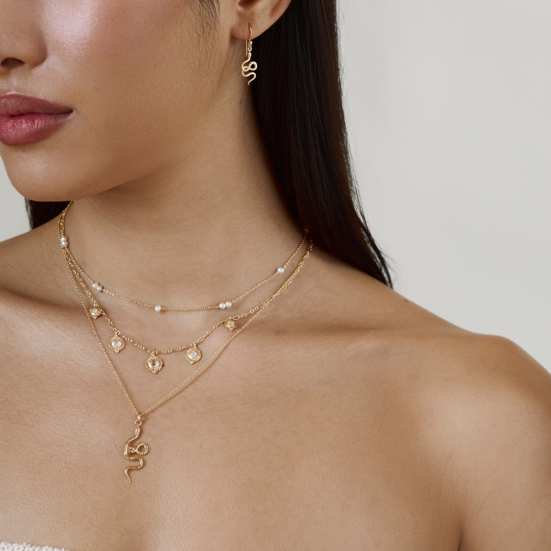 Dreamy Veya Moonstone Necklace Gold