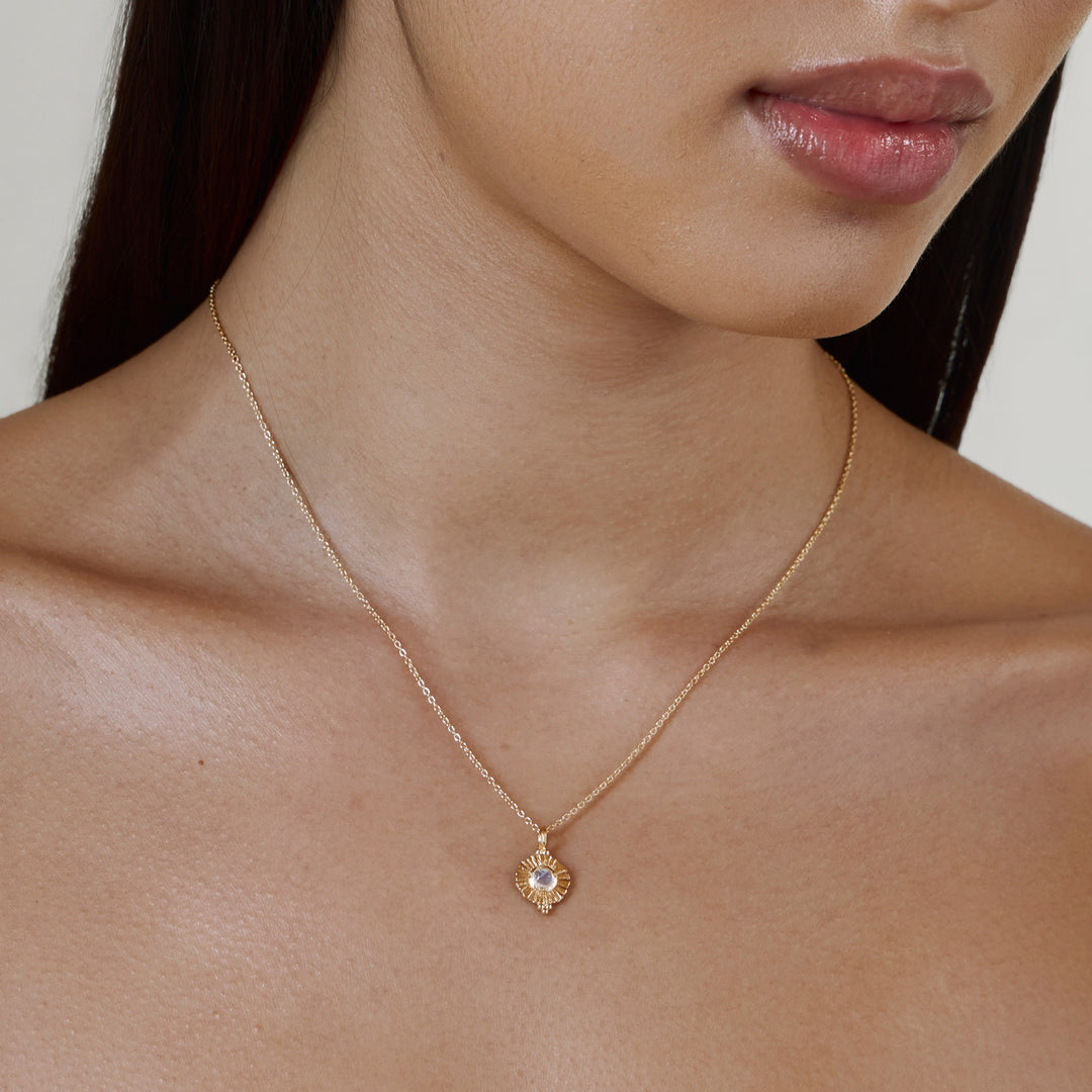 Veya Moonstone Necklace Gold