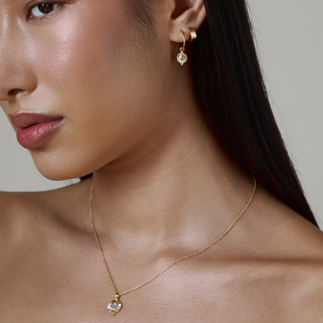 Veya Moonstone Necklace Gold
