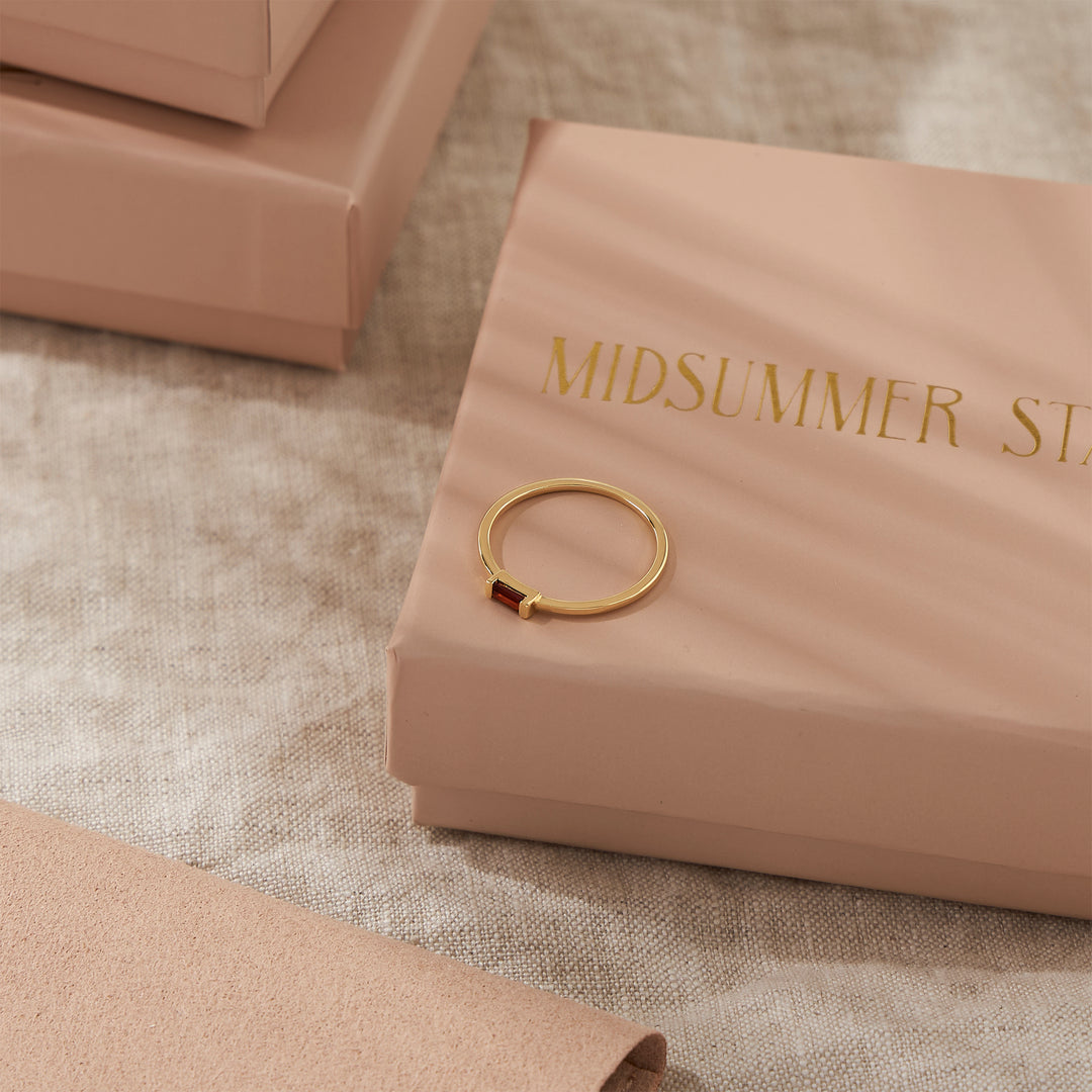 Lumen Garnet Baguette Ring Gold