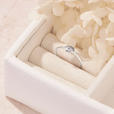 Dainty Seashell Ring