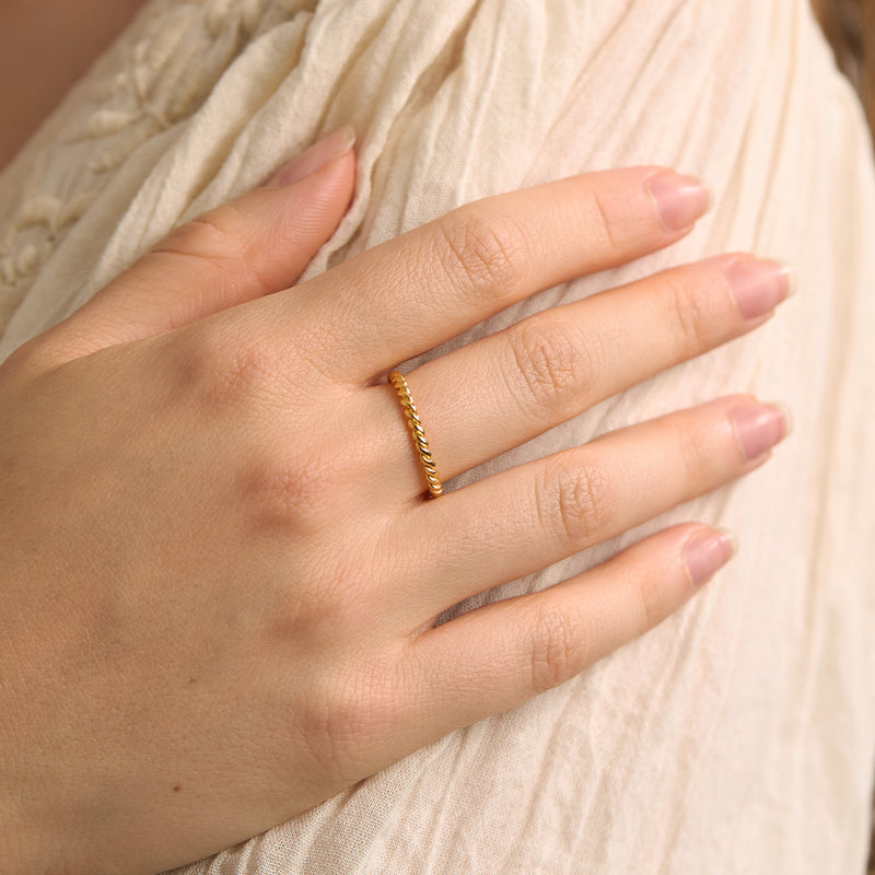 Rope Twist Gold Ring Band