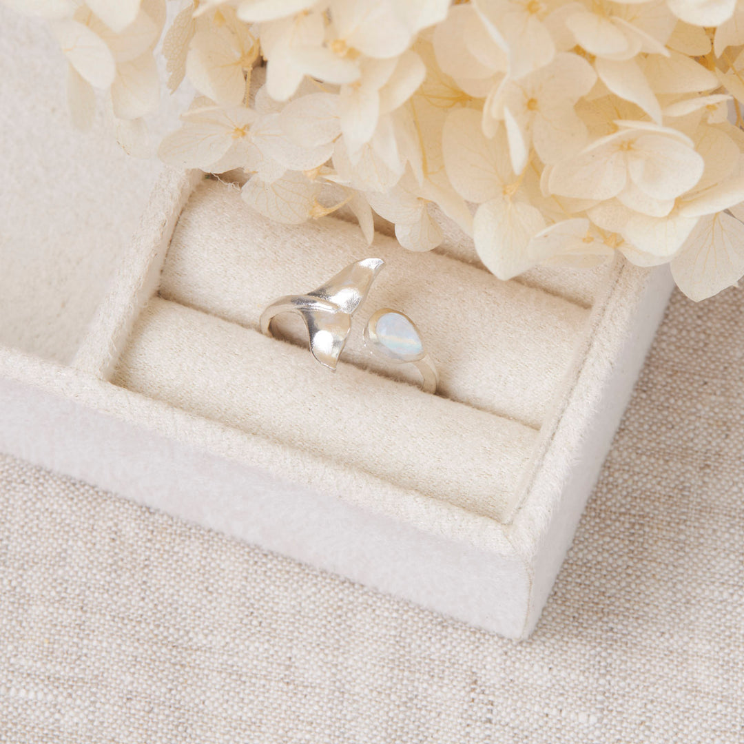 Whale Tail Moonstone Ring
