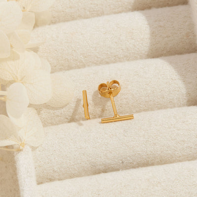 Dainty Bar Studs Gold