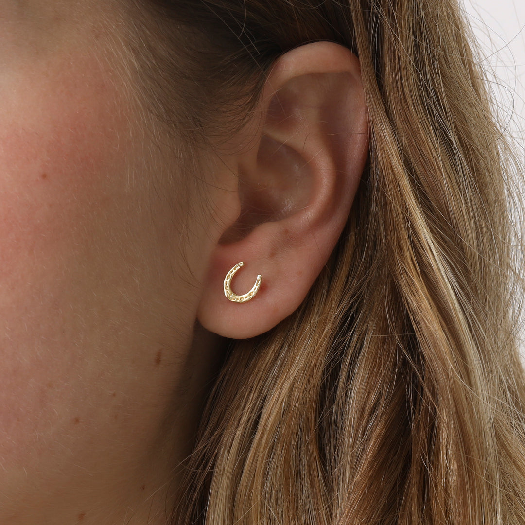 Lucky Horseshoe Studs Gold