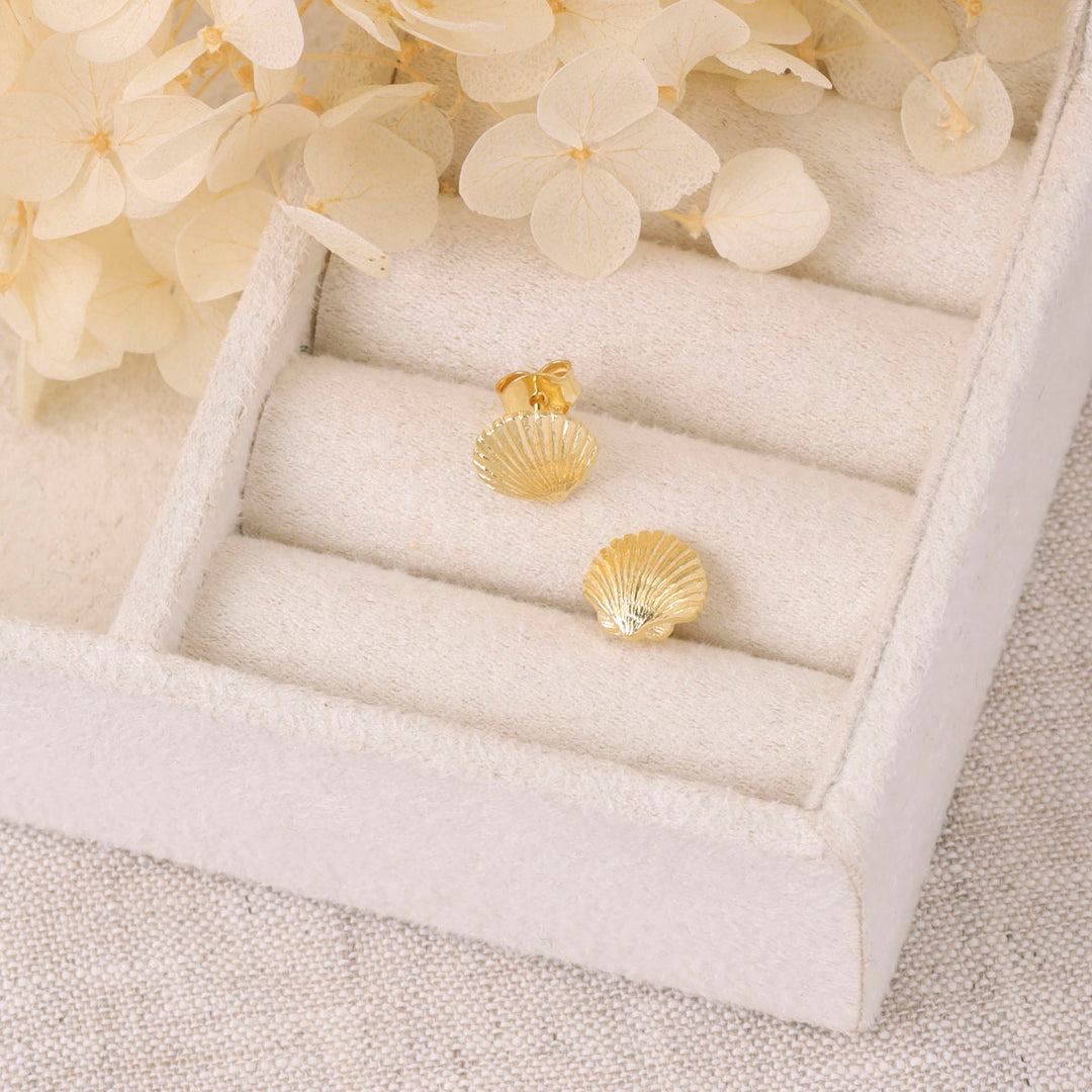 Sandshell Studs Gold
