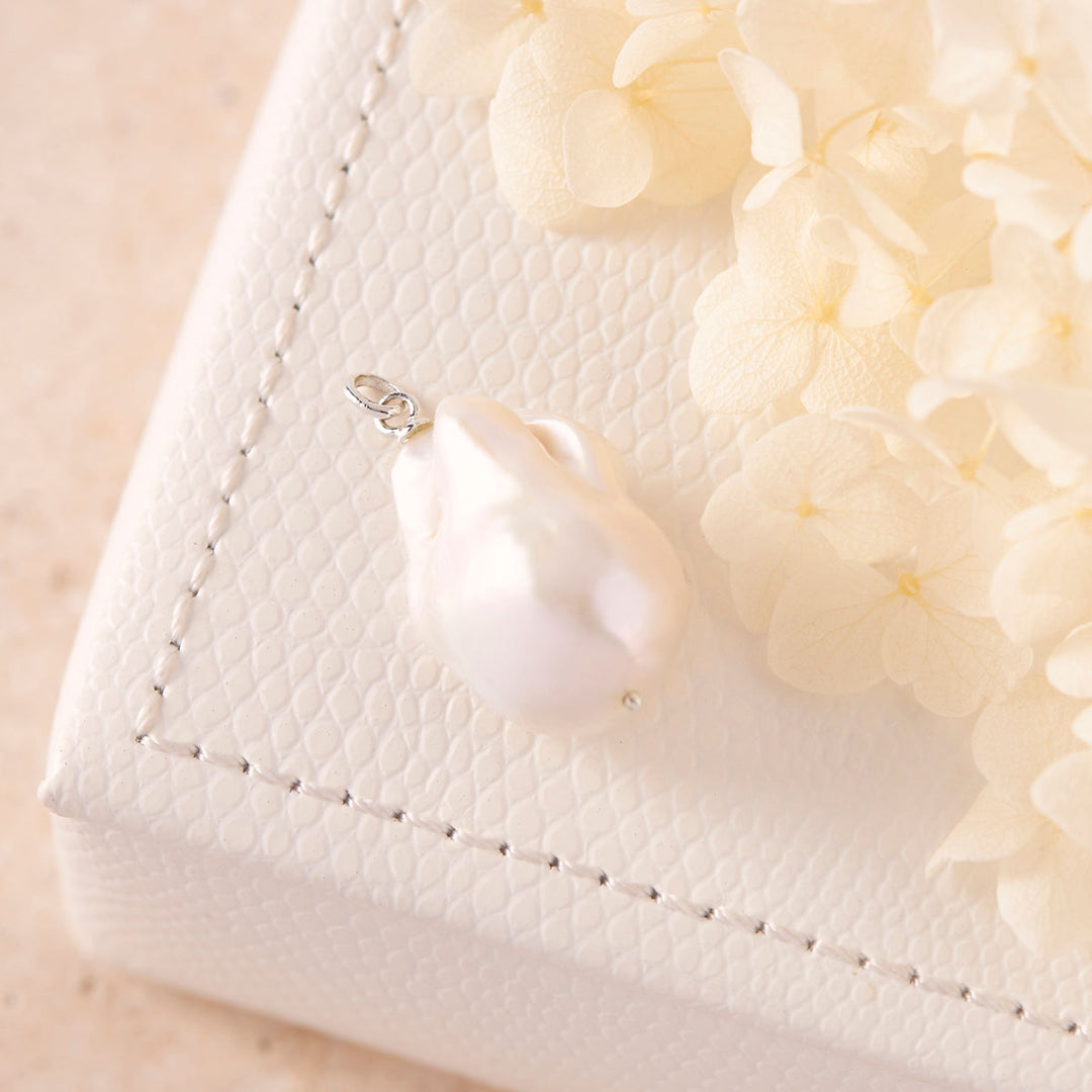 Aphrodite Pearl Charm