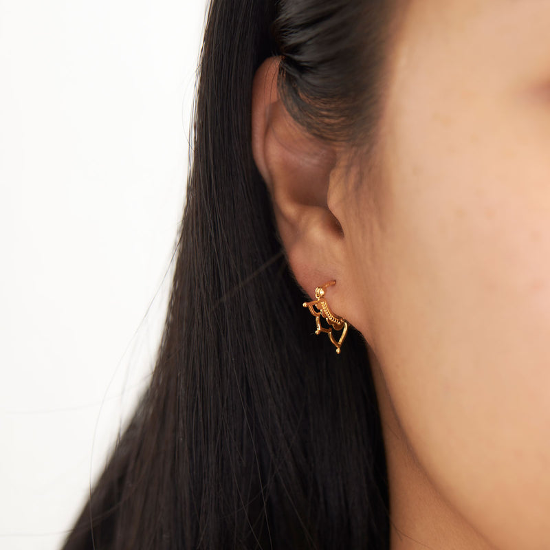 Templum Sleeper Earrings Gold