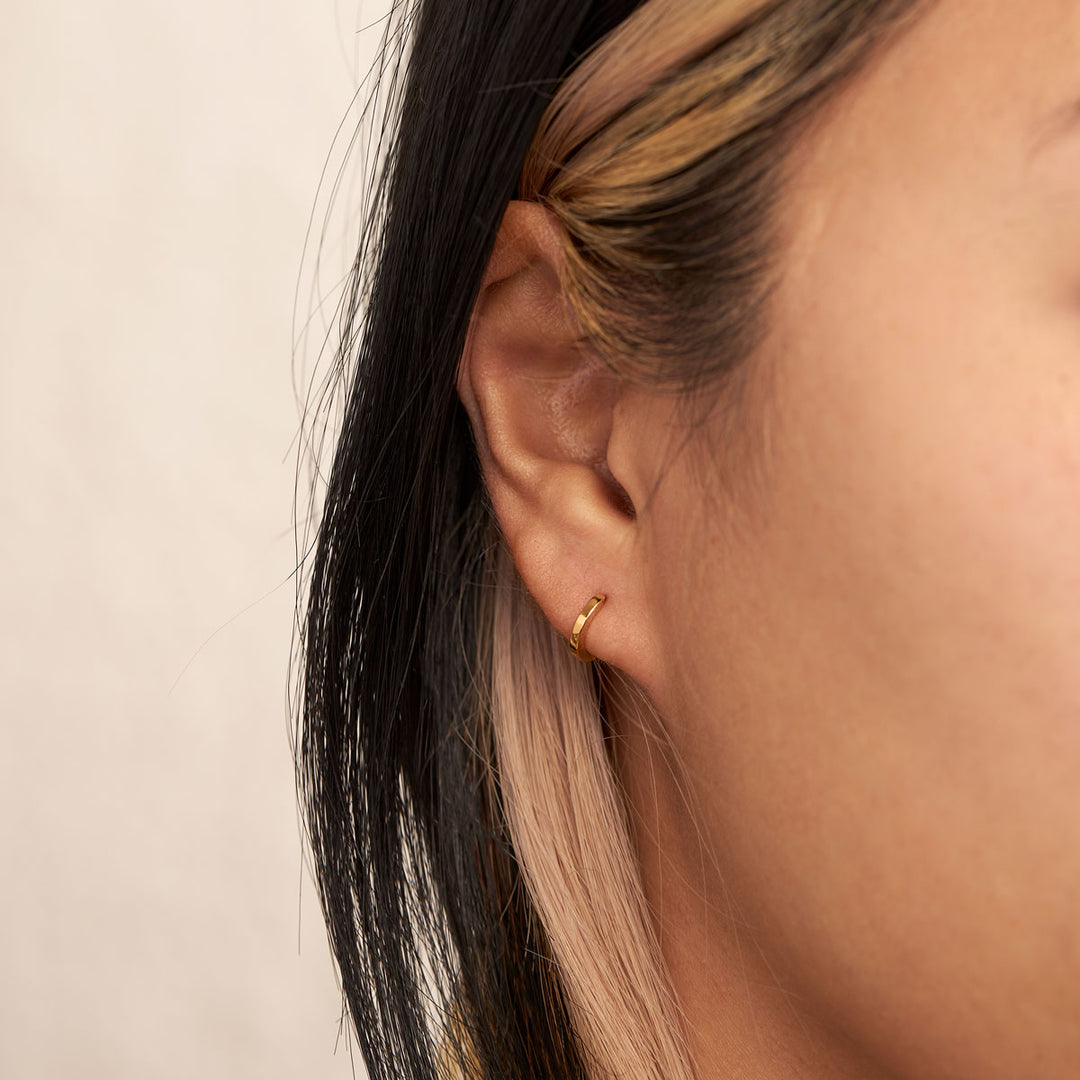 Micro Square Huggie 10mm Gold