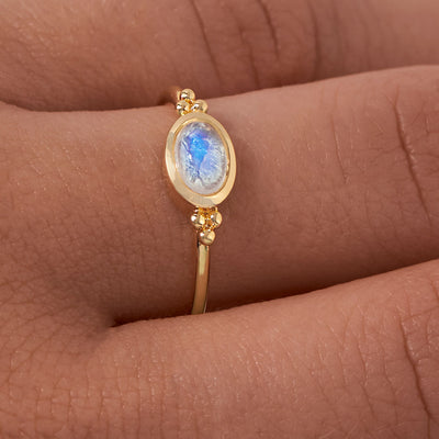 The Visionary Moonstone Ring Gold