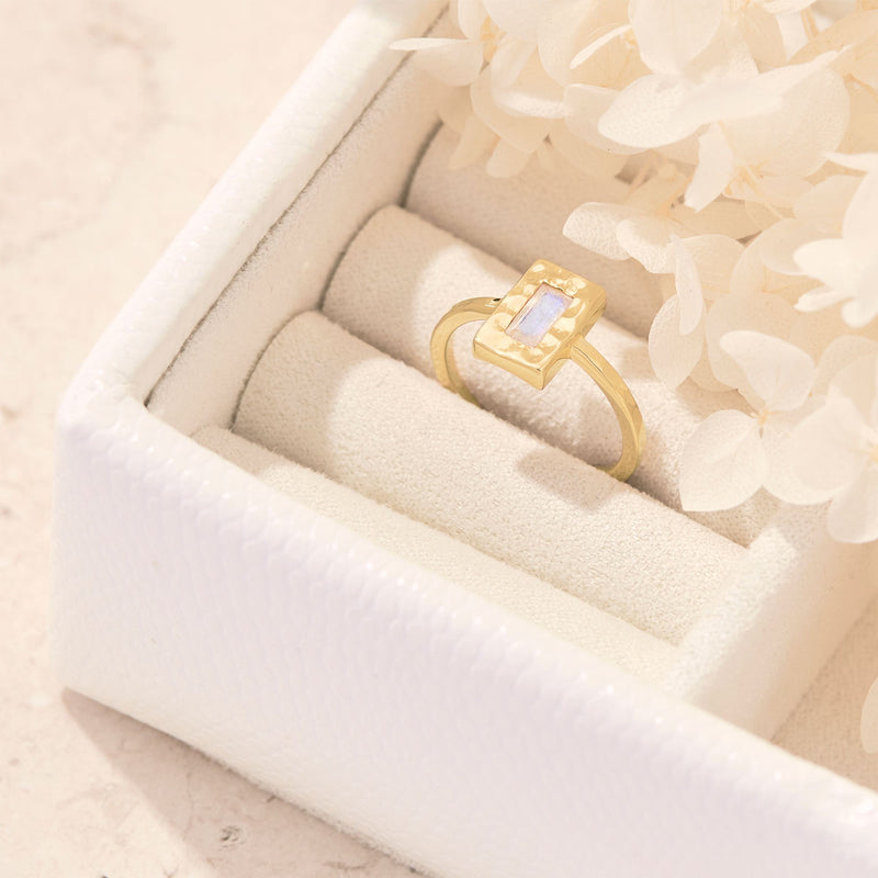 Noori Moonstone Ring Gold