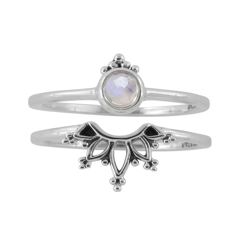 Moonstone shops ring with polar star in sterling silver ring in 7US ( 54mm ), crystal ring, hedge witch, witchy, silversmith ring